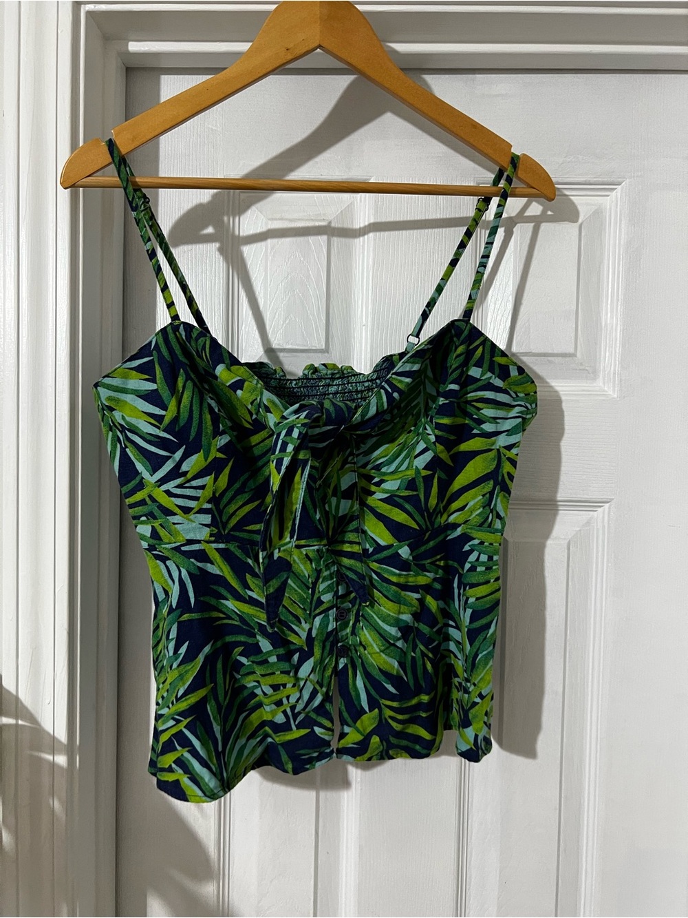 sofia by sofia vergara Navy & Green Leaf Print Tie-Front Cami